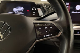 valkoinen Volkswagen ID.4 2022 kuva 28.