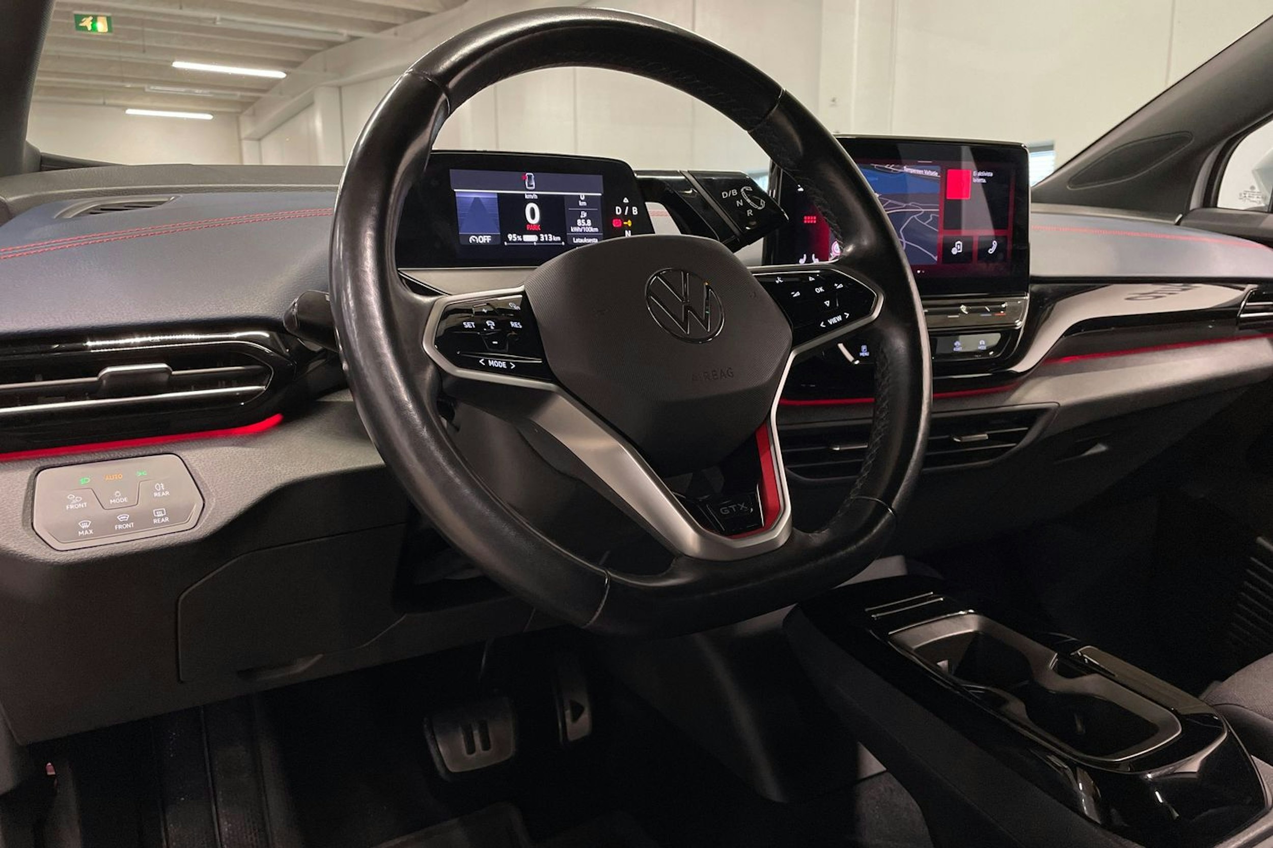 valkoinen Volkswagen ID.4 2022 kuva 29.