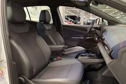 valkoinen Volkswagen ID.4 2022 kuva 30.