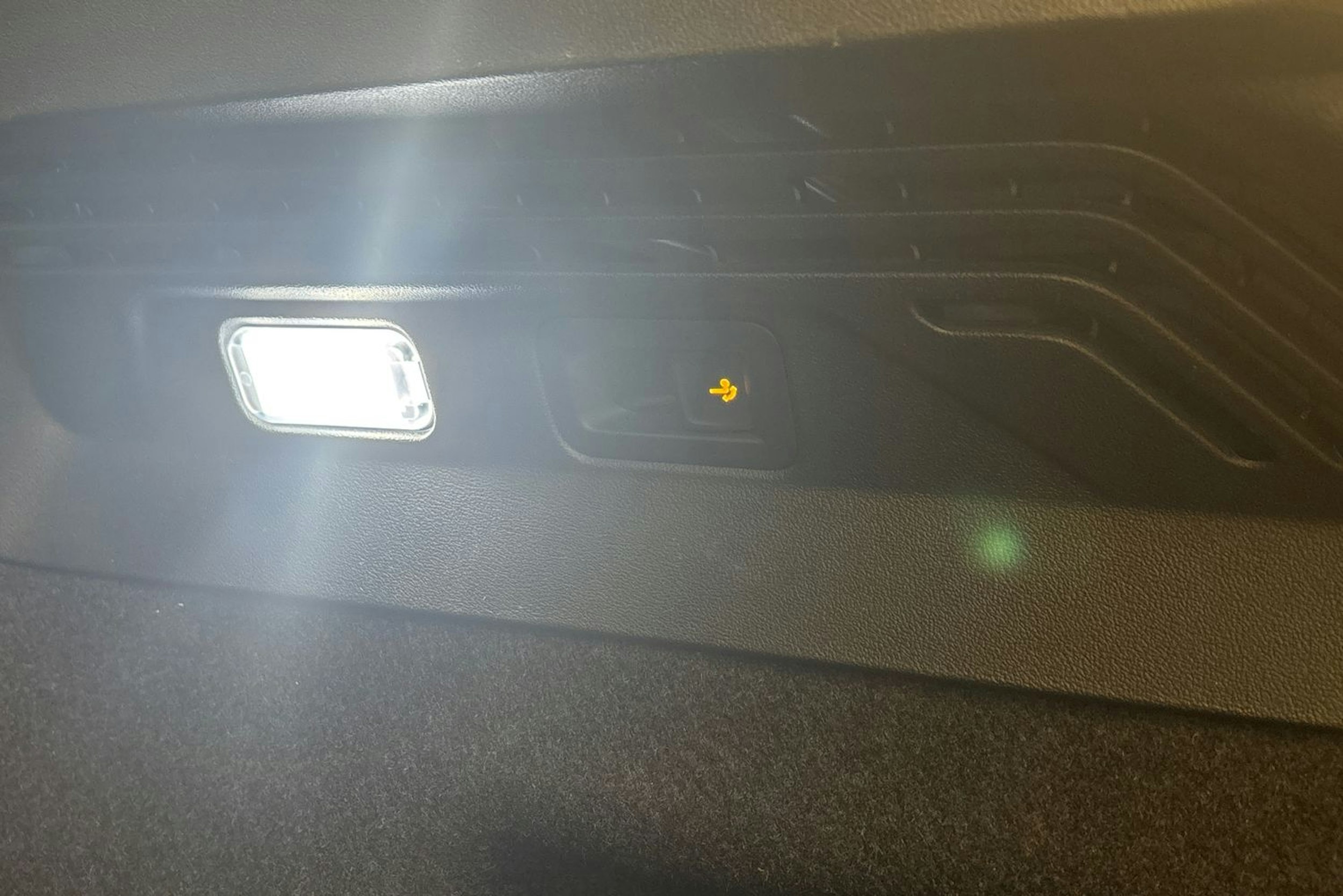 harmaa Volkswagen ID.4 2022 kuva 17.