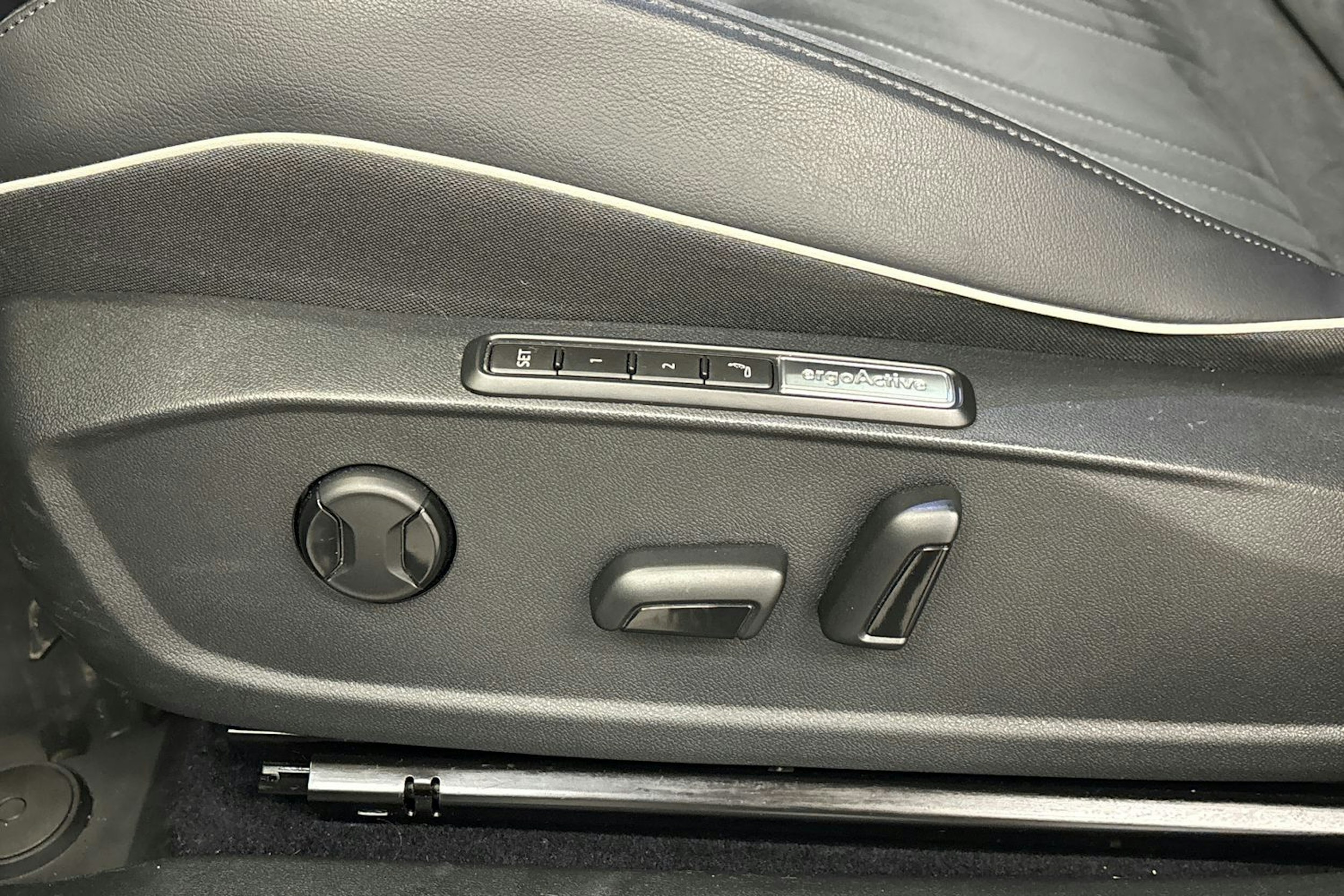 harmaa Volkswagen ID.4 2022 kuva 22.