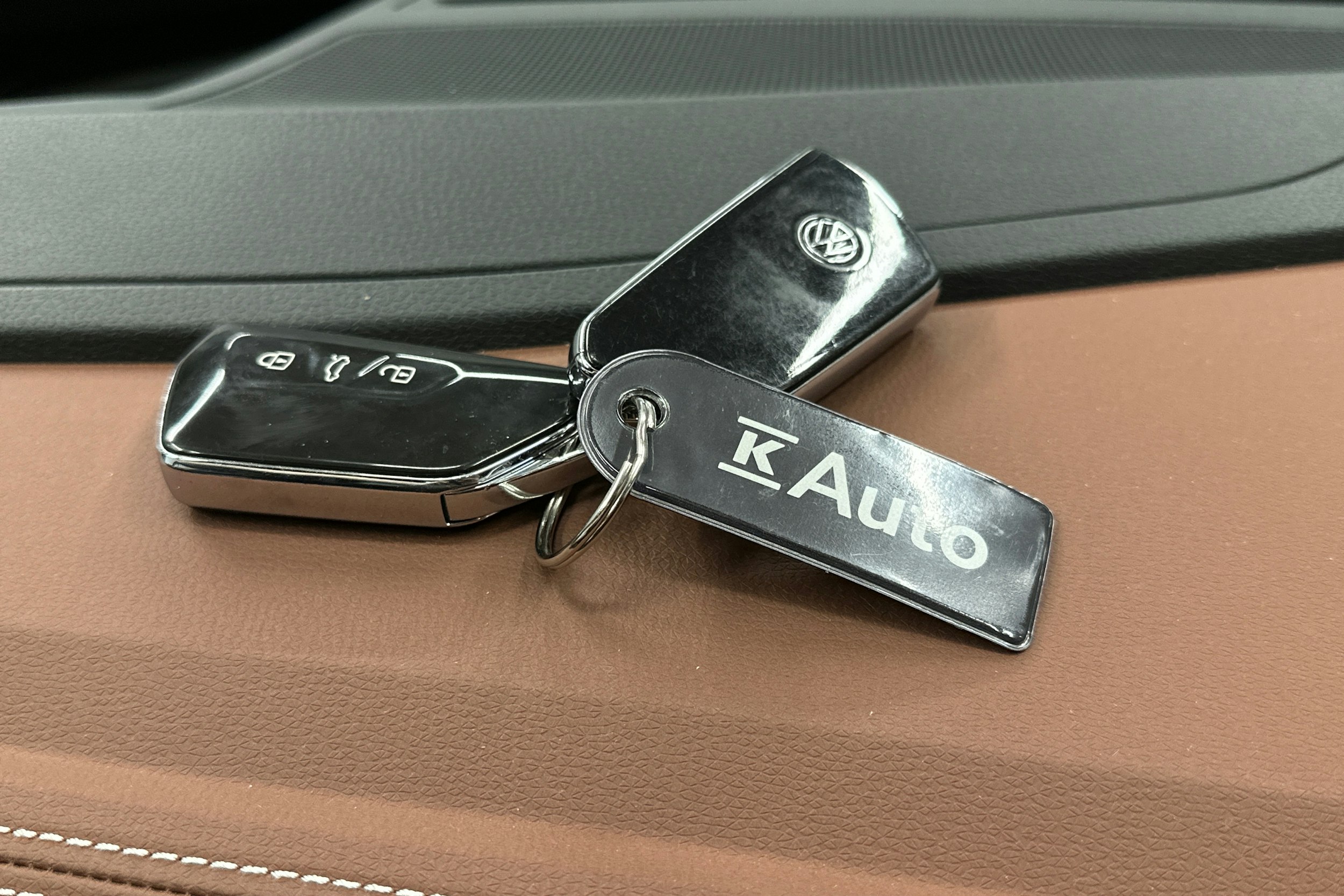harmaa Volkswagen ID.4 2022 kuva 35.