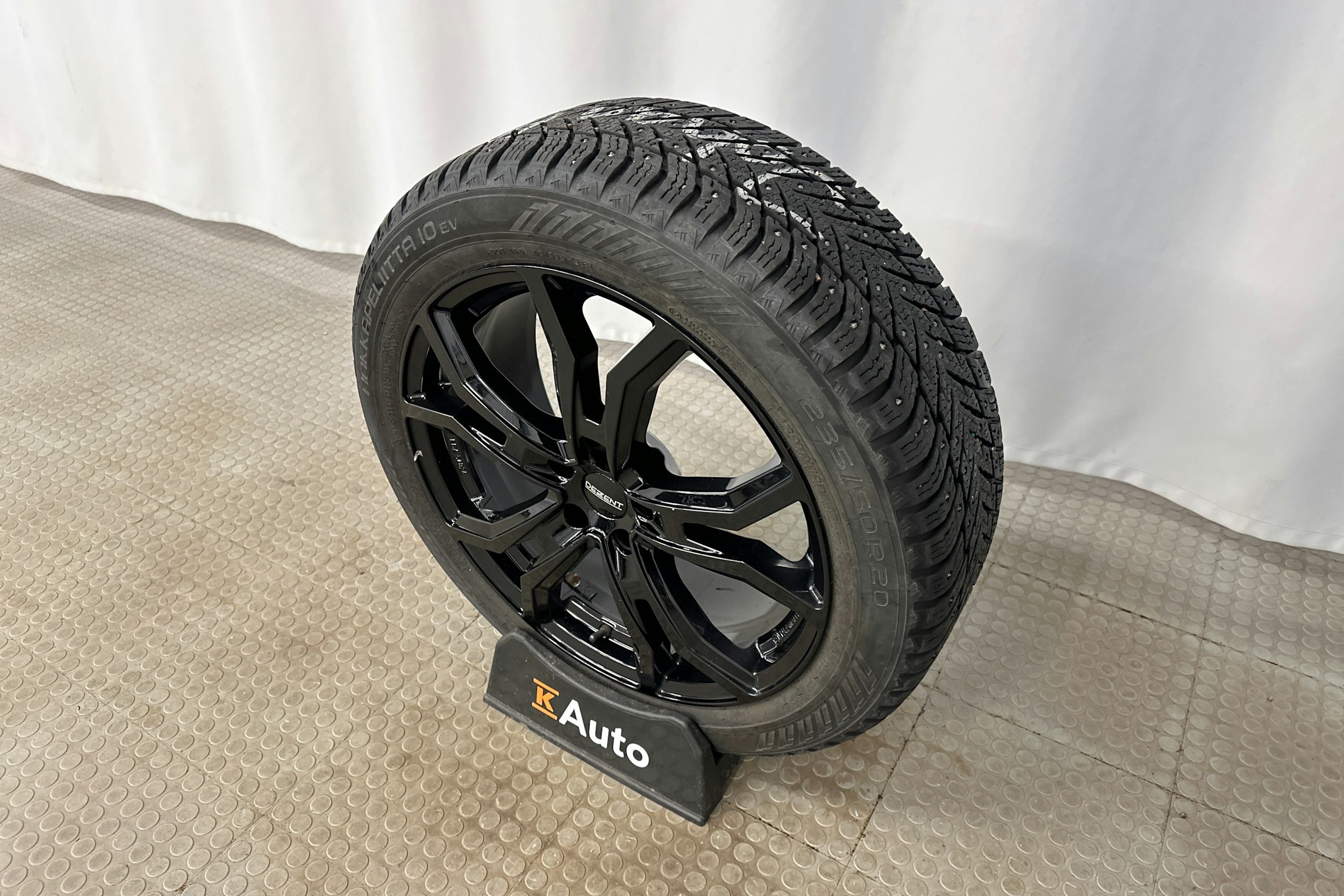 harmaa Volkswagen ID.4 2022 kuva 13.