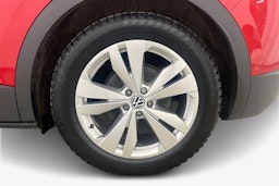 punainen Volkswagen ID.4 2022 kuva 11.