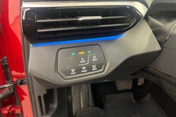 punainen Volkswagen ID.4 2022 kuva 15.