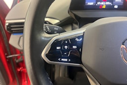 punainen Volkswagen ID.4 2022 kuva 16.