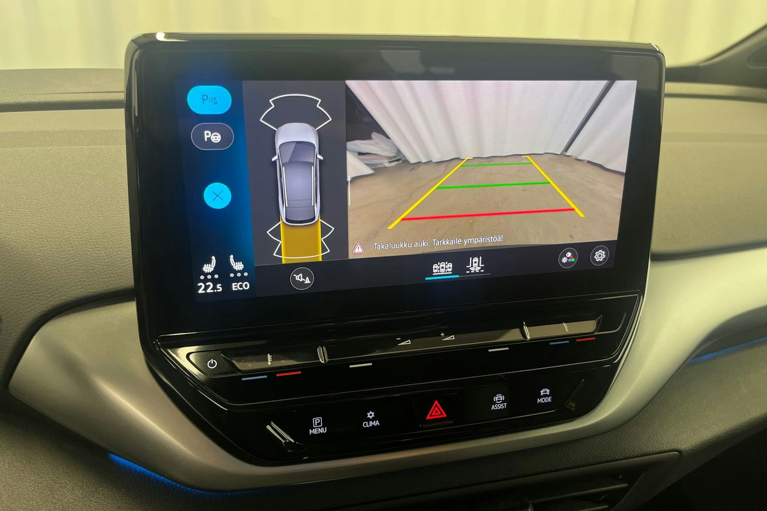 punainen Volkswagen ID.4 2022 kuva 19.