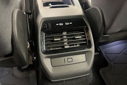 punainen Volkswagen ID.4 2022 kuva 21.