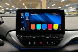 valkoinen Volkswagen ID.4 2022 kuva 18.