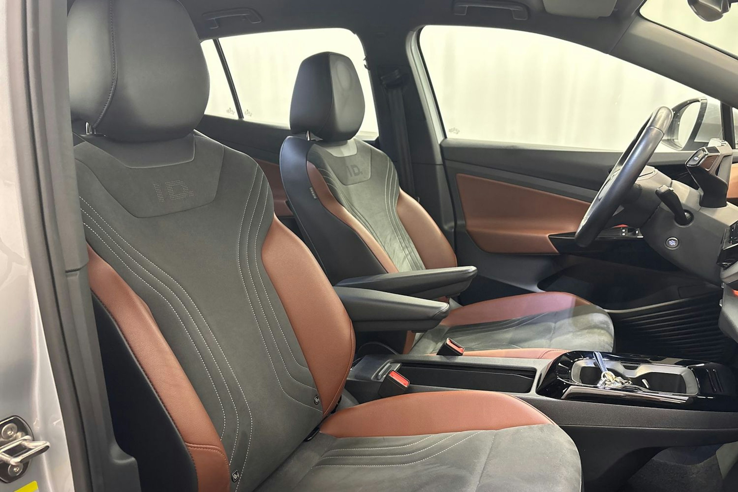 harmaa Volkswagen ID.4 2022 kuva 15.