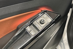 harmaa Volkswagen ID.4 2022 kuva 18.