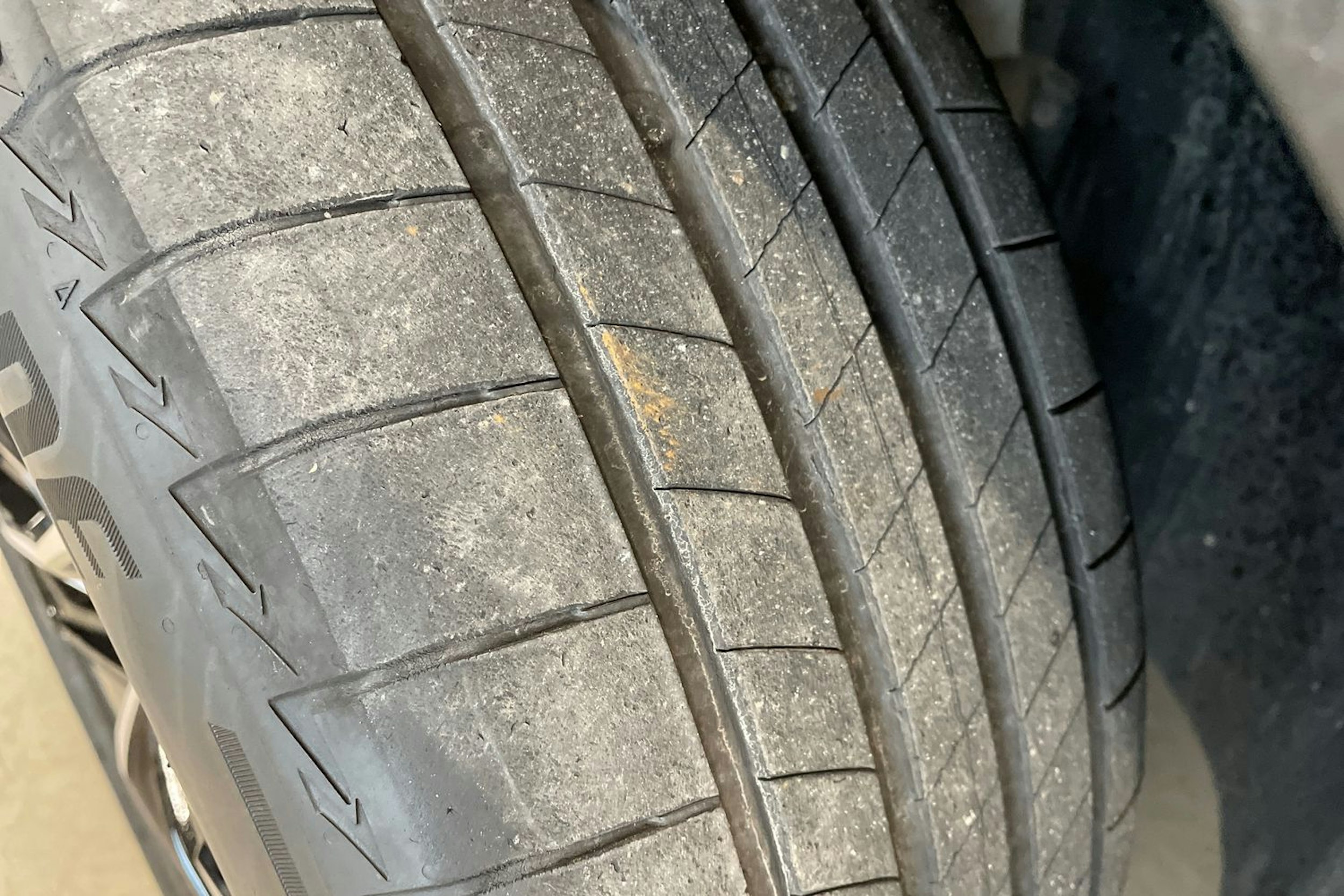 valkoinen Volkswagen ID.4 2022 kuva 13.