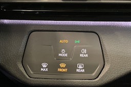 valkoinen Volkswagen ID.4 2022 kuva 21.