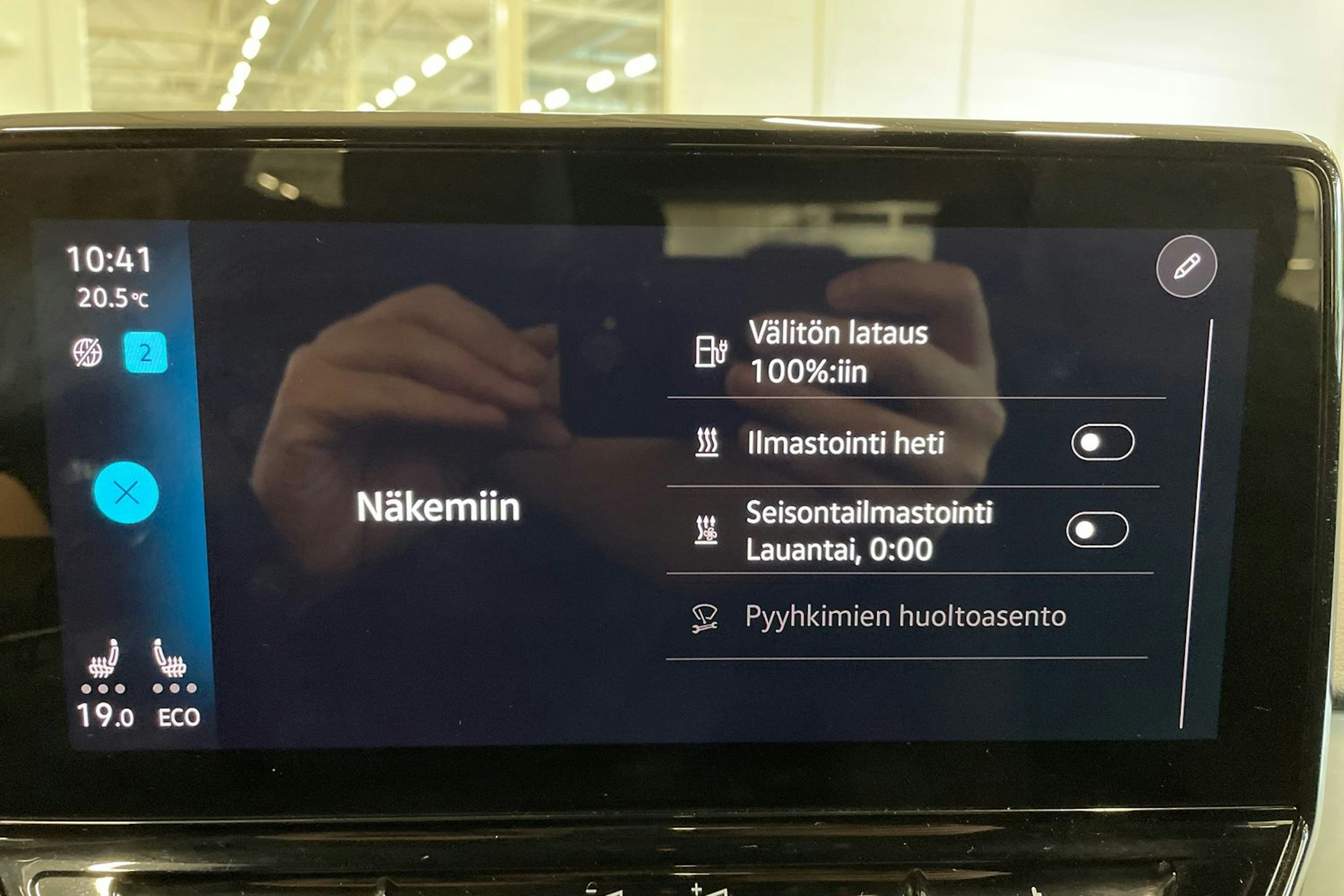 valkoinen Volkswagen ID.4 2022 kuva 32.
