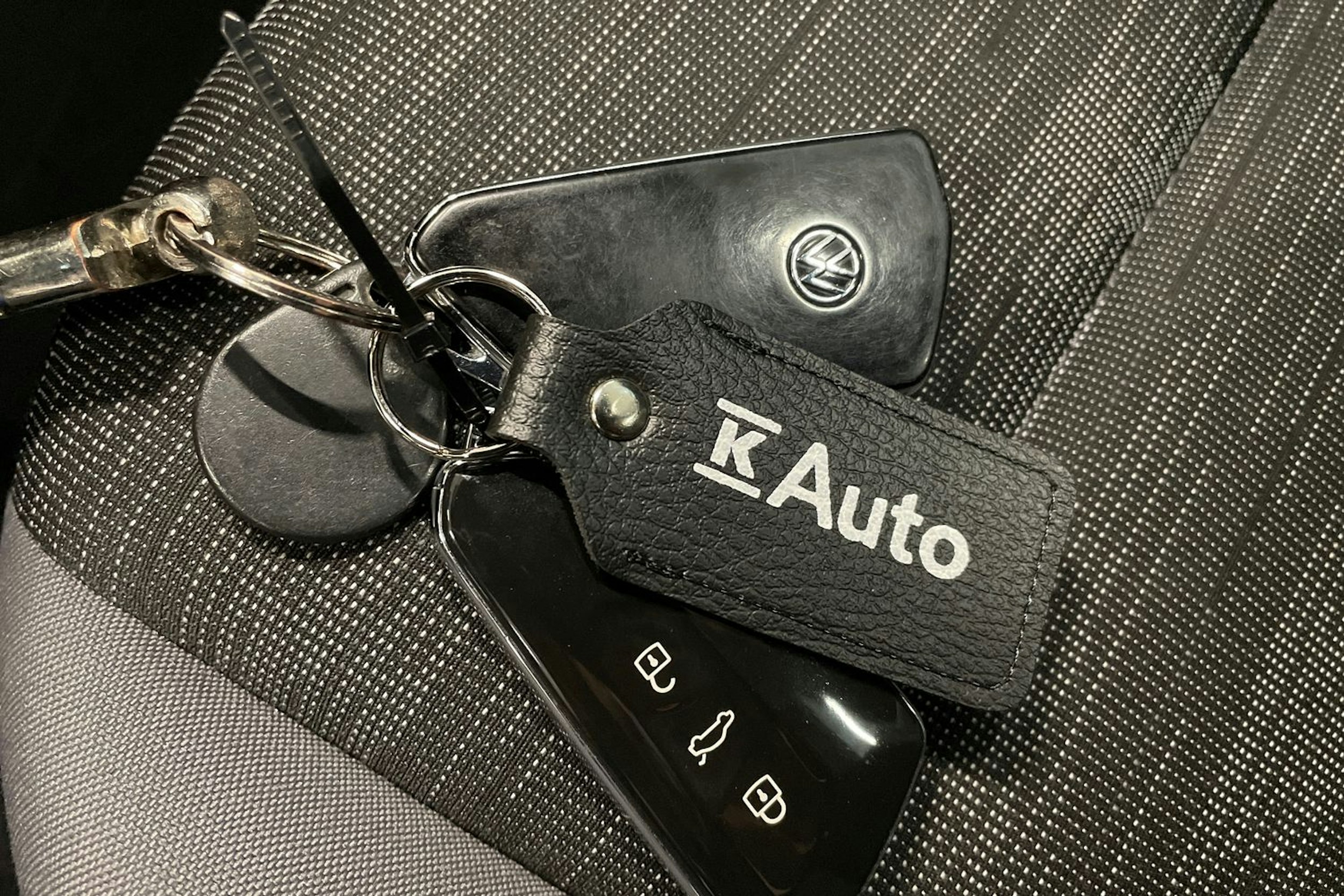 valkoinen Volkswagen ID.4 2022 kuva 34.