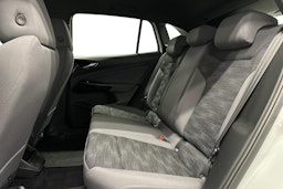 valkoinen Volkswagen ID.4 2022 kuva 10.