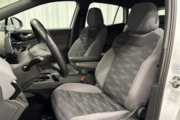 valkoinen Volkswagen ID.4 2022 kuva 15.