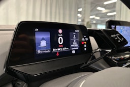 valkoinen Volkswagen ID.4 2022 kuva 19.