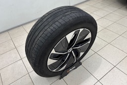 harmaa Volkswagen ID.4 2022 kuva 13.