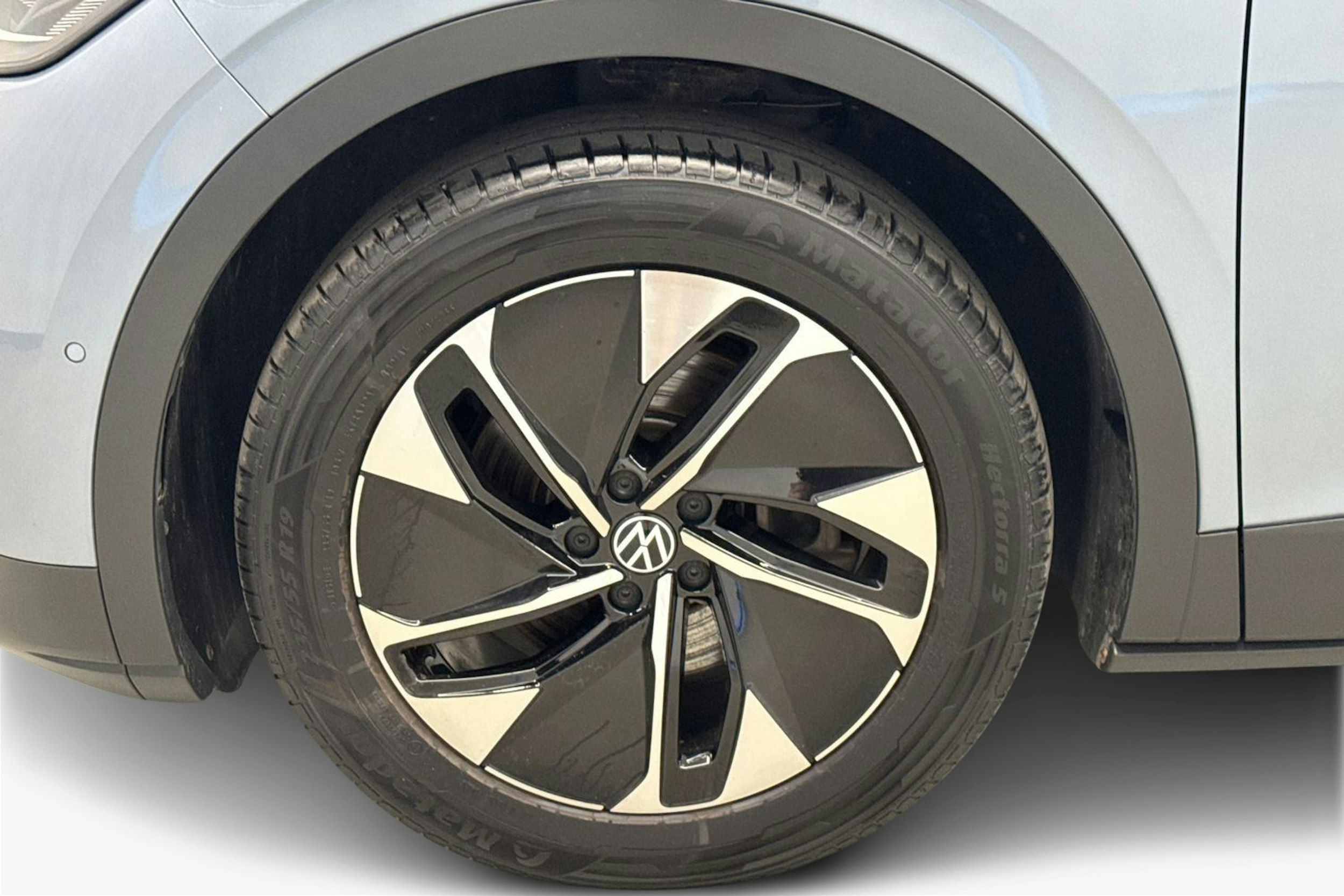 sininen Volkswagen ID.4 2022 kuva 11.