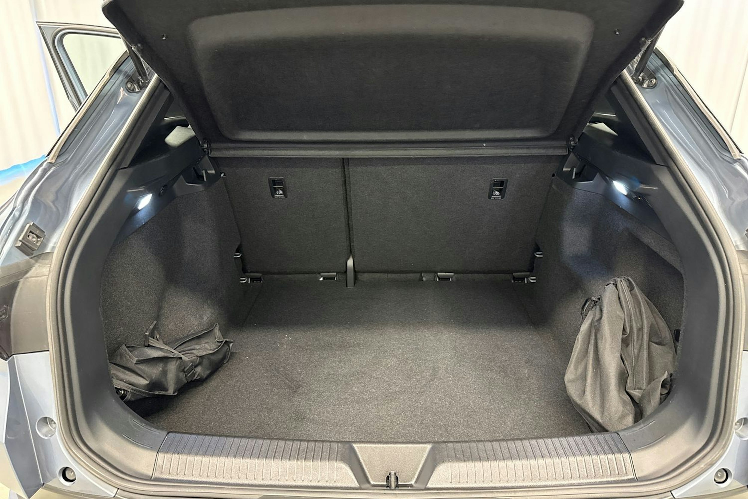 sininen Volkswagen ID.4 2022 kuva 31.