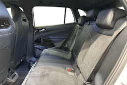 valkoinen Volkswagen ID.4 2022 kuva 10.