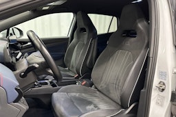 valkoinen Volkswagen ID.4 2022 kuva 29.