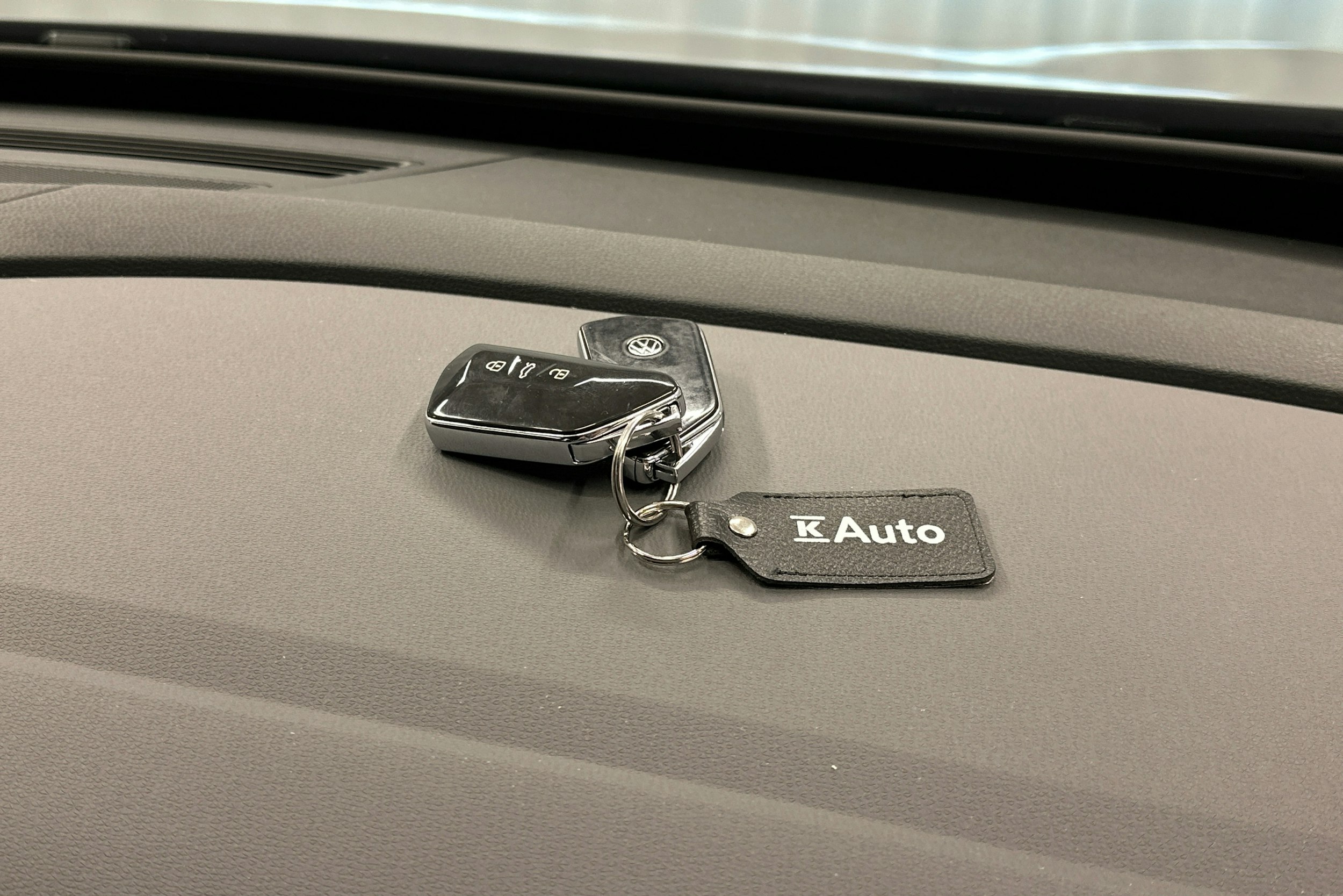 harmaa Volkswagen ID.4 2022 kuva 24.