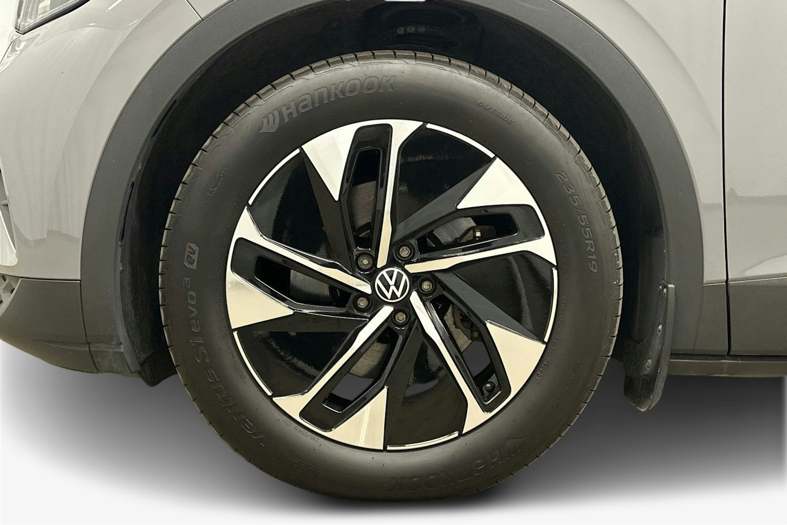 harmaa Volkswagen ID.4 2022 kuva 11.