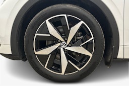 valkoinen Volkswagen ID.4 2022 kuva 11.
