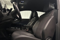 valkoinen Volkswagen ID.4 2022 kuva 16.