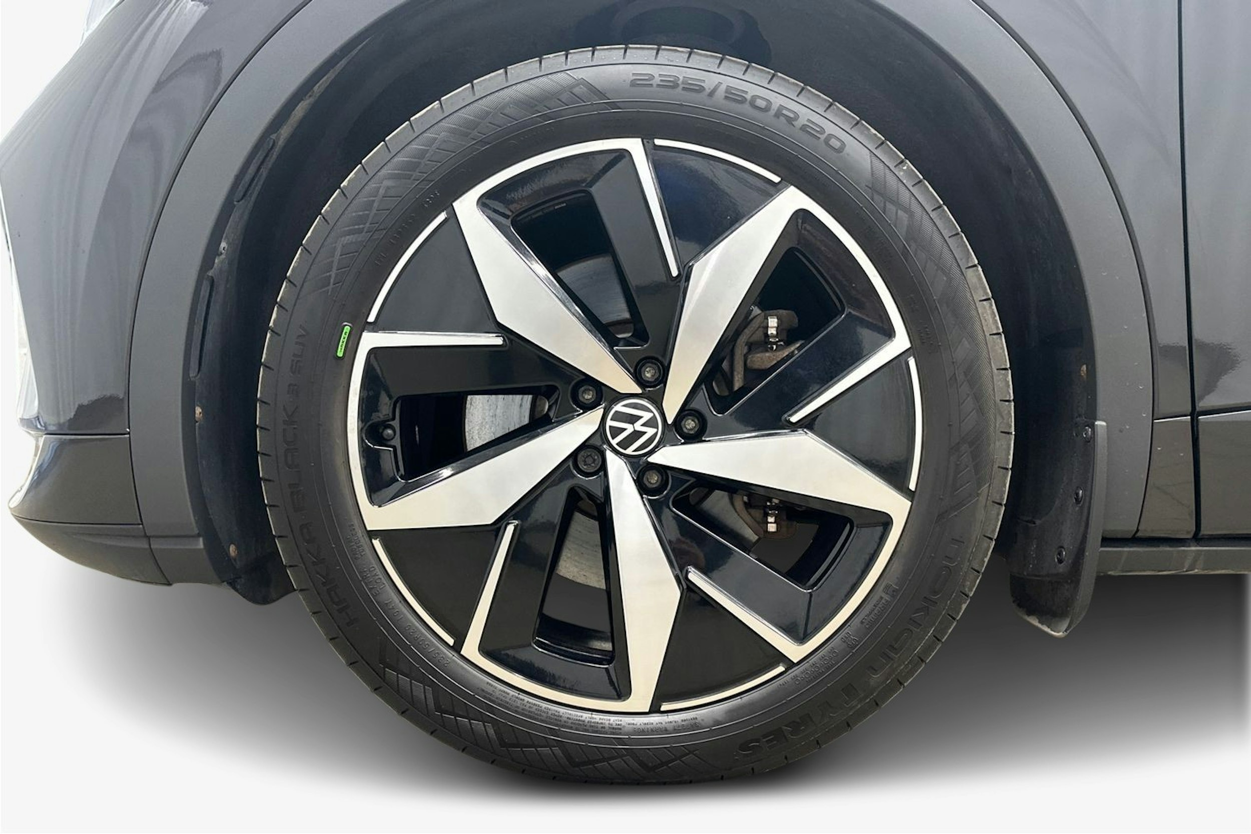 harmaa Volkswagen ID.4 2022 kuva 11.