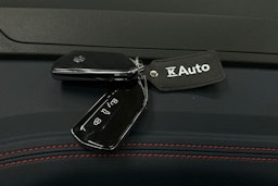harmaa Volkswagen ID.4 2022 kuva 33.