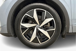sininen Volkswagen ID.4 2022 kuva 9.