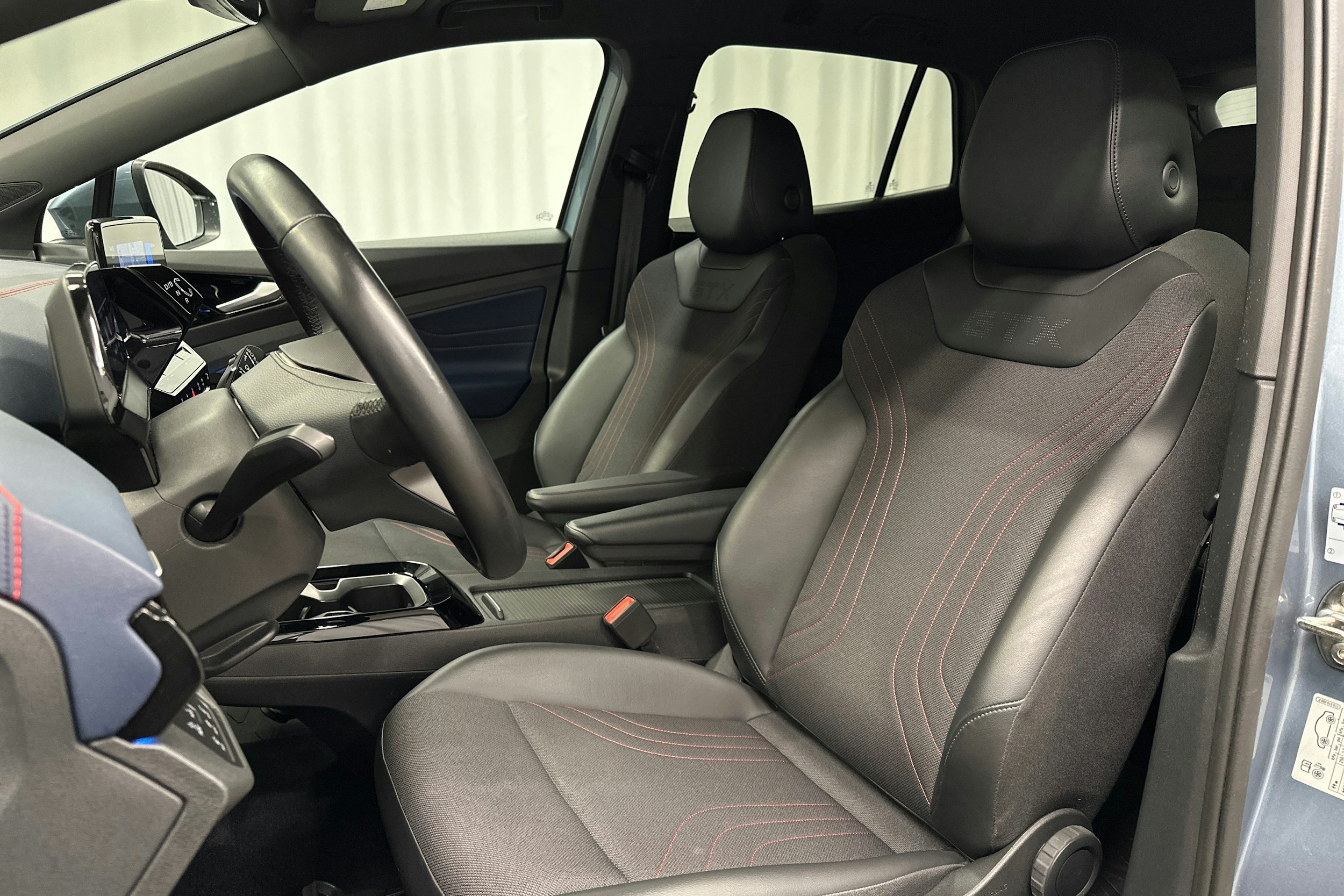 sininen Volkswagen ID.4 2022 kuva 14.