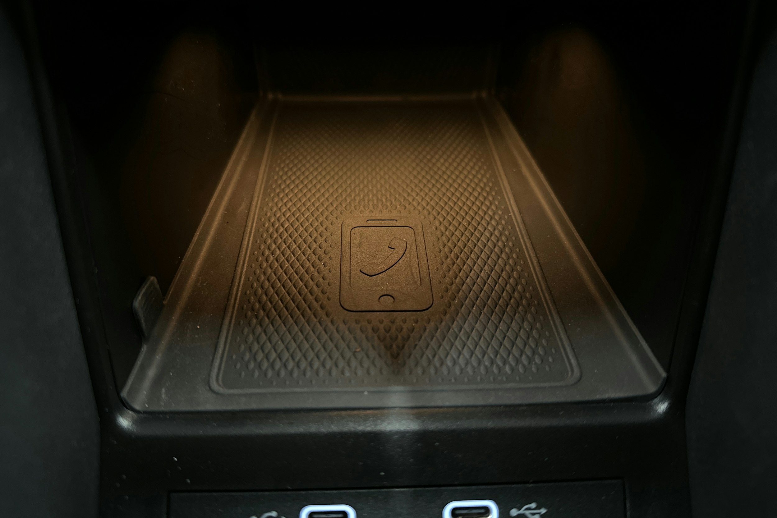 punainen Volkswagen ID.4 2022 kuva 29.