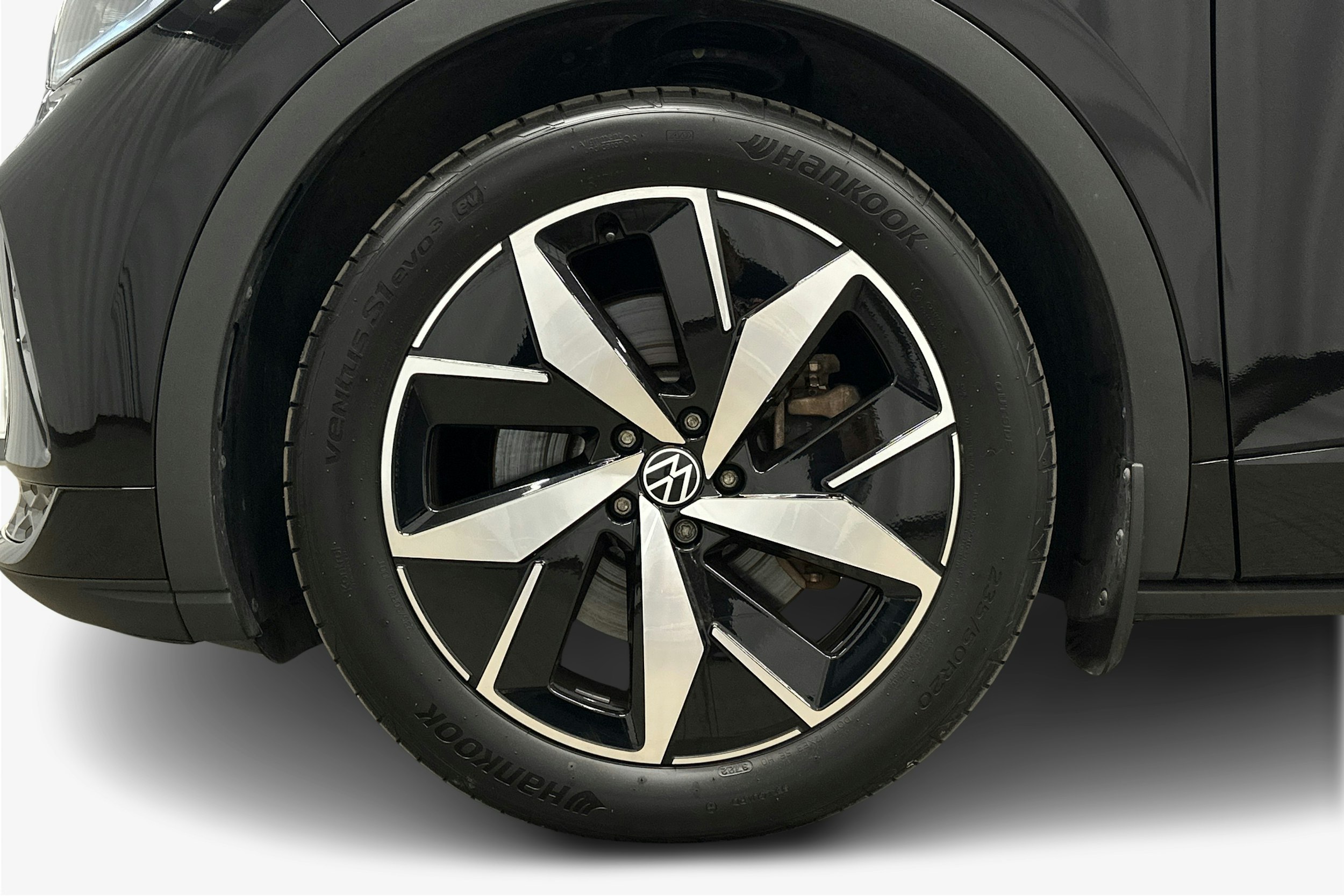 musta Volkswagen ID.4 2022 kuva 9.