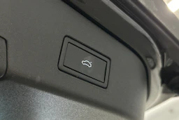 harmaa Volkswagen ID.4 2022 kuva 16.