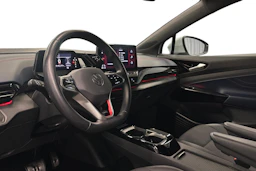 valkoinen Volkswagen ID.4 2022 kuva 6.