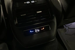 valkoinen Volkswagen ID.4 2022 kuva 13.