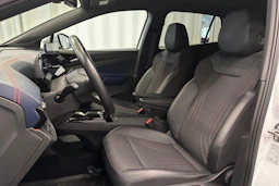 valkoinen Volkswagen ID.4 2022 kuva 14.