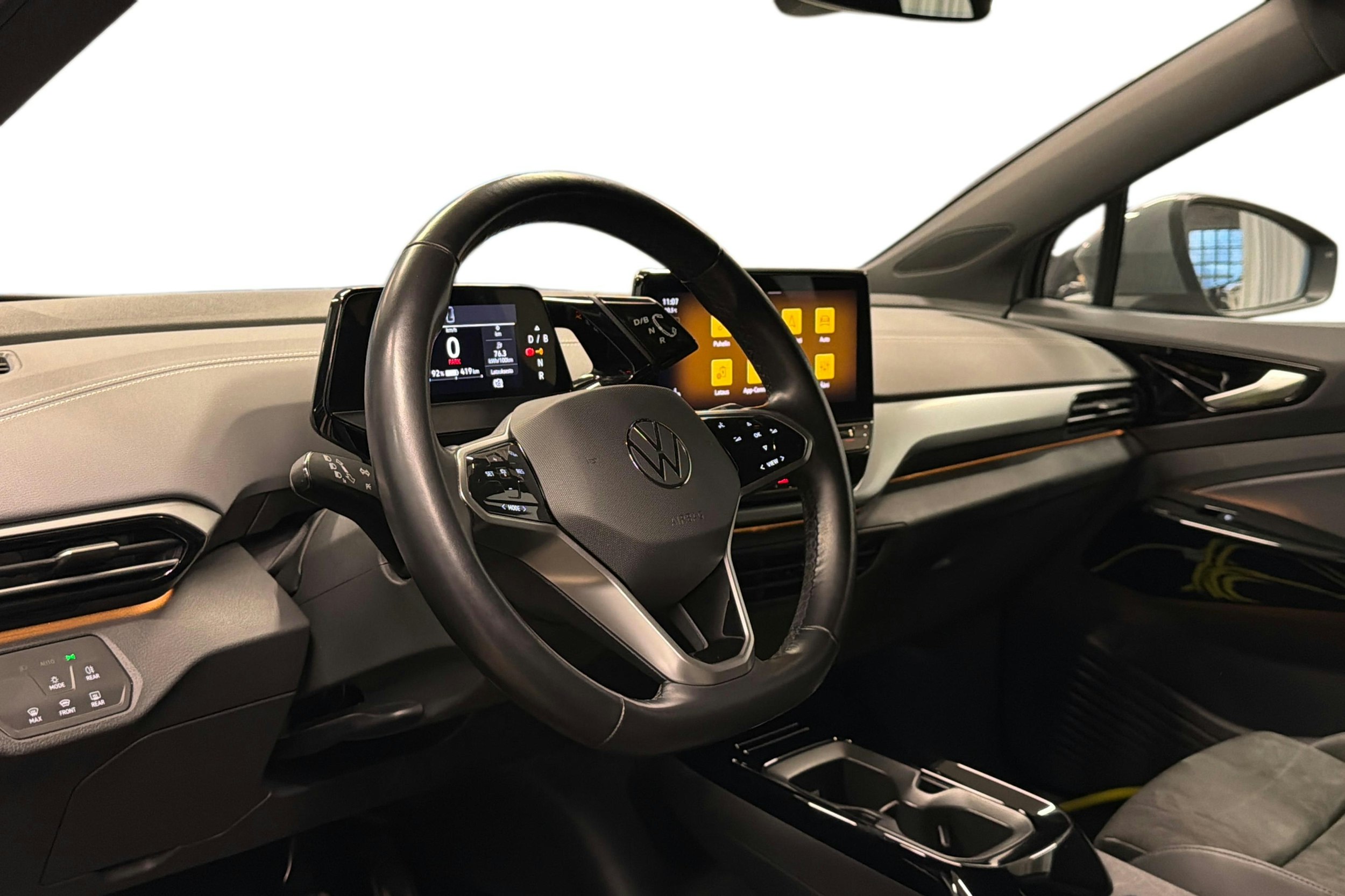 harmaa Volkswagen ID.4 2023 kuva 3.