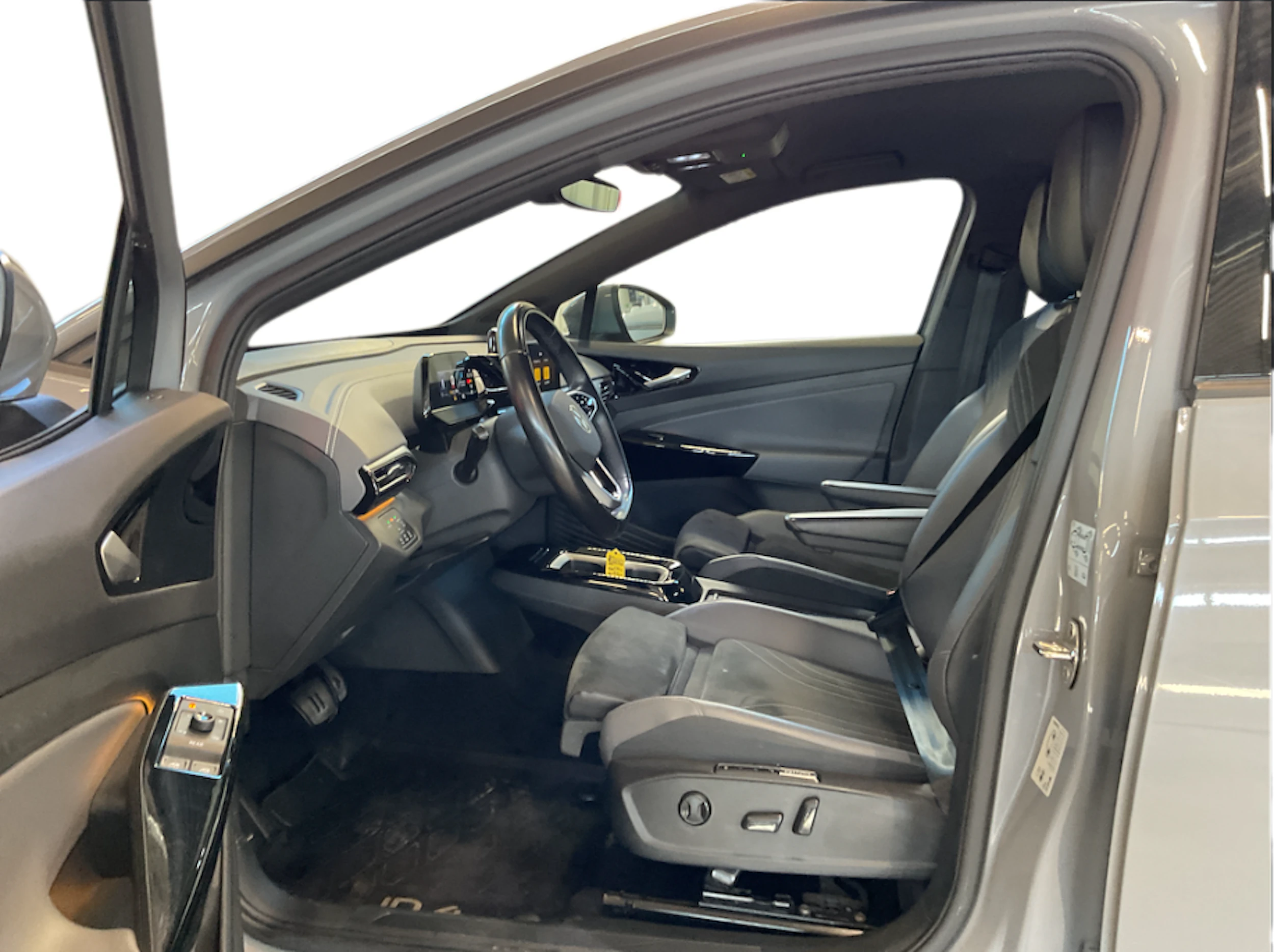 harmaa Volkswagen ID.4 2023 kuva 5.