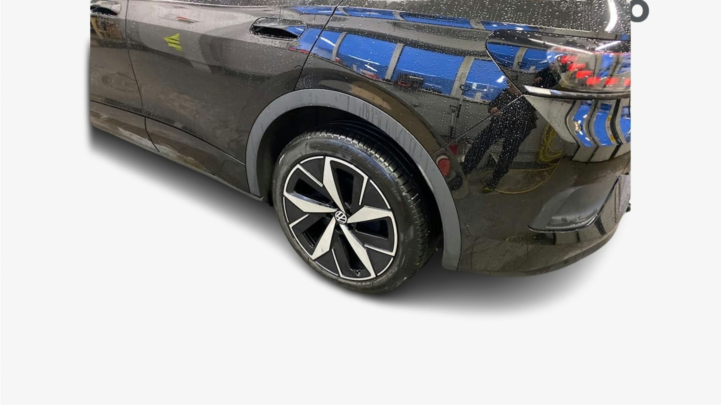 met. musta Volkswagen ID.4 2023 kuva 6.