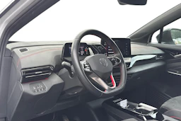 valkoinen Volkswagen ID.4 2023 kuva 3.