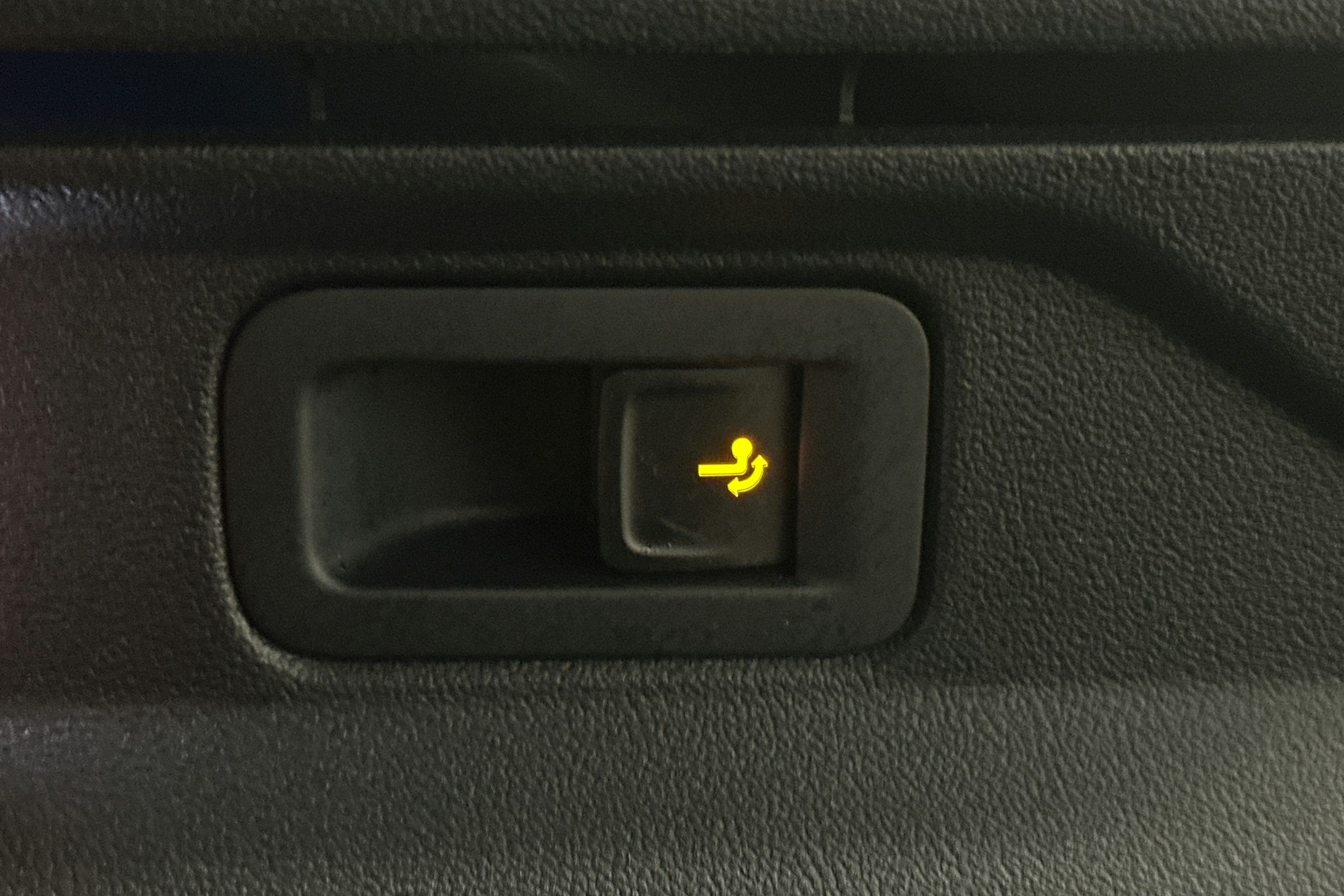 sininen Volkswagen ID.4 2023 kuva 15.