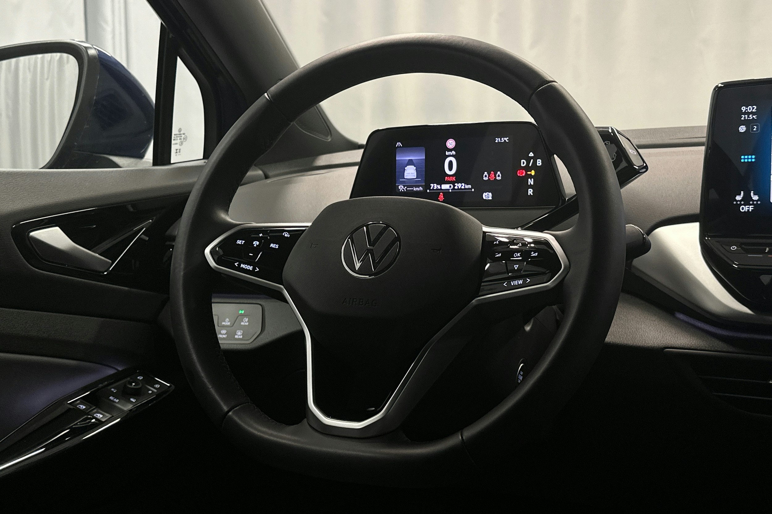 sininen Volkswagen ID.4 2023 kuva 17.