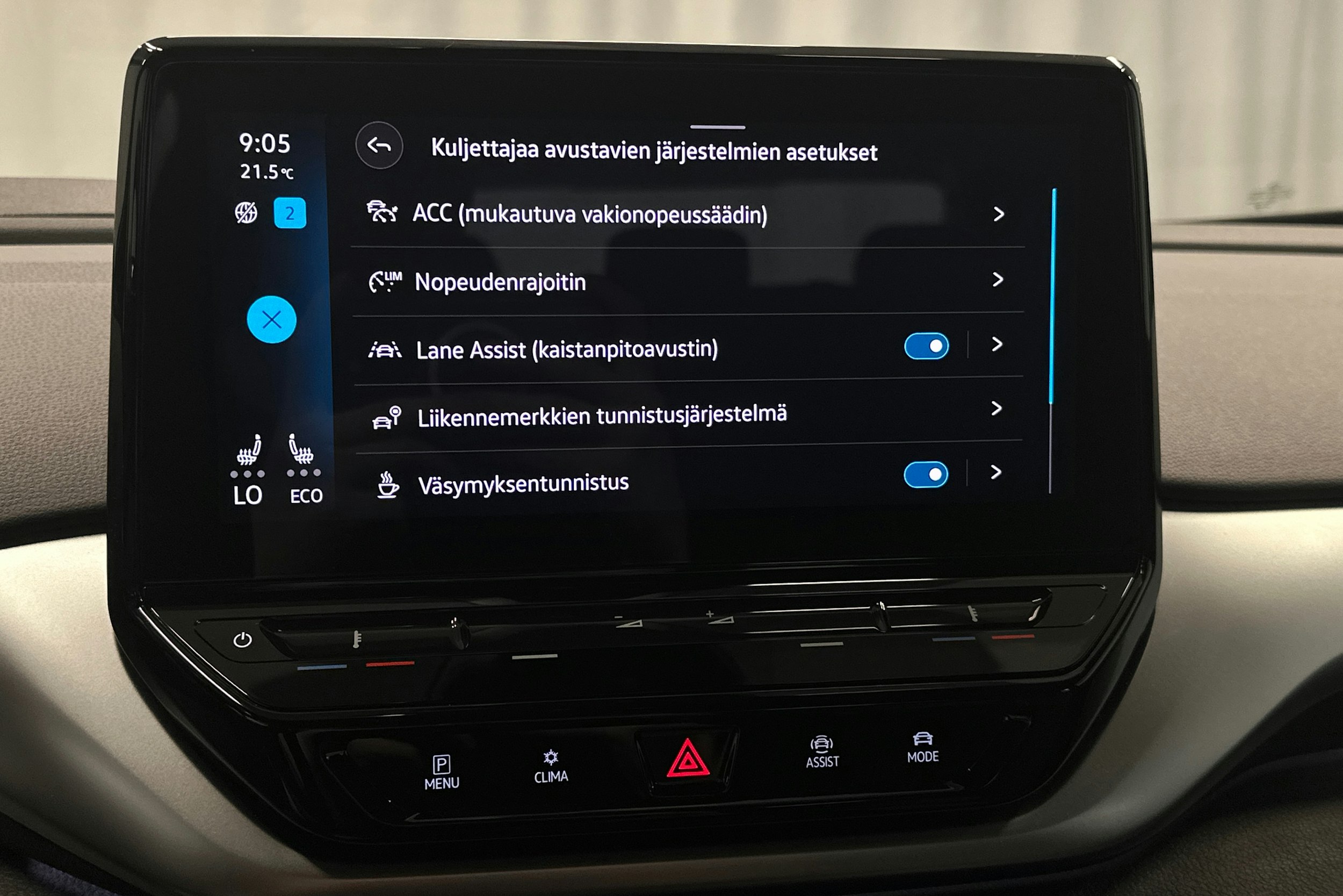 sininen Volkswagen ID.4 2023 kuva 27.