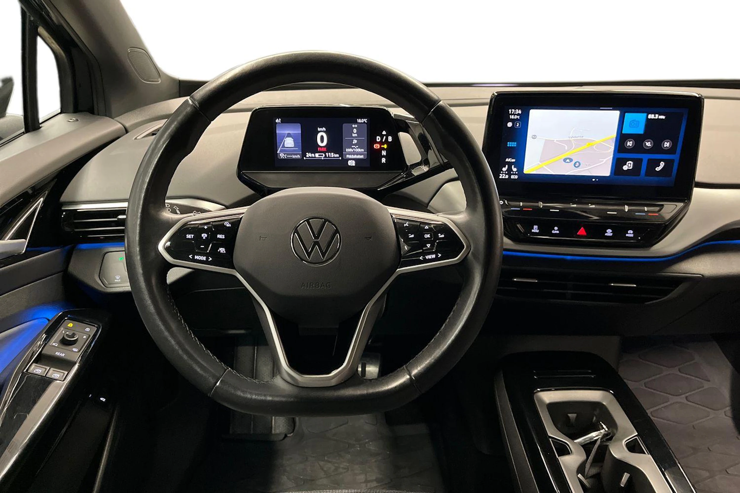 musta Volkswagen ID.4 2023 kuva 7.