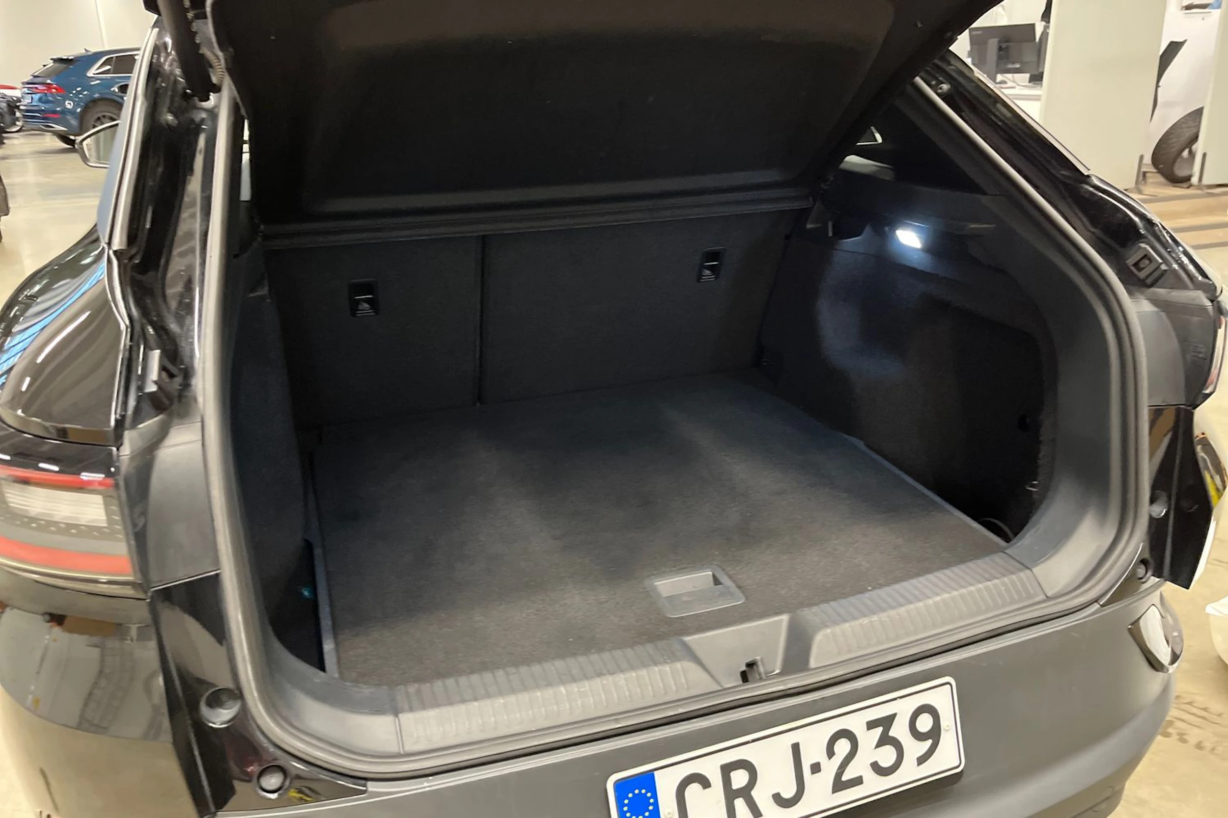 musta Volkswagen ID.4 2023 kuva 35.